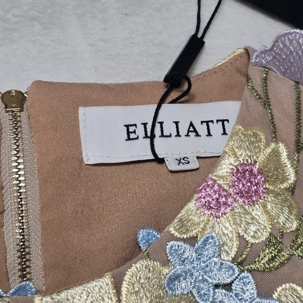 Designer Elliat 2 Piece Pastel Floral Avalynn Mini Skirt & Crop Top Set XS - Picture 5 of 11